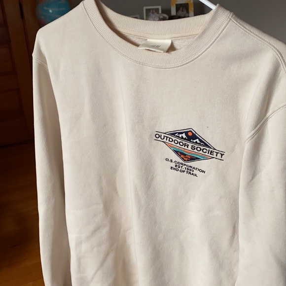 Tan H&M crew sweatshirt - Picture 2 of 6